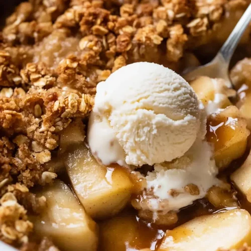 Apple Crumble: The Cozy Fall Dessert 5 Apple Crumble