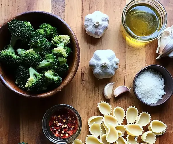 Main ingredients for Broccoli Pasta