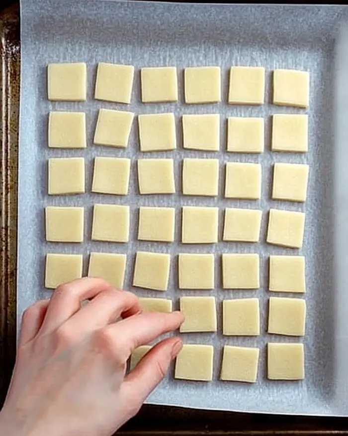 Homemade Cheez-Its
