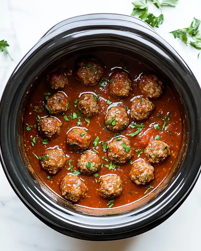 Crockpot Cheesy Tortellini & Meatball Soup 3 cheesy tortellini meatball soup recipe